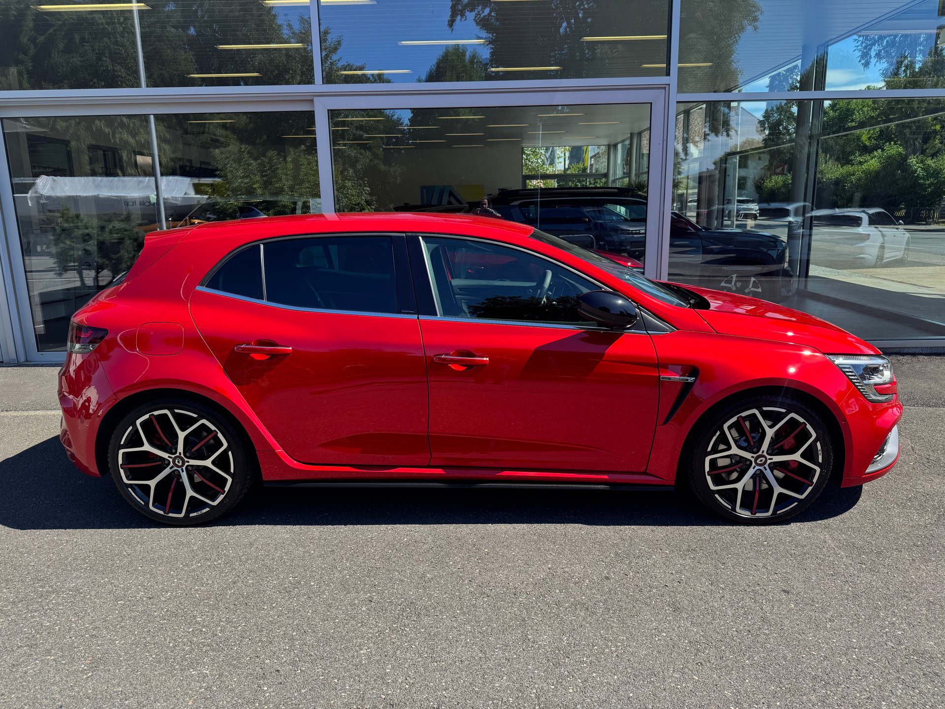 RENAULT Mégane Trophy 300 EDC-image-1