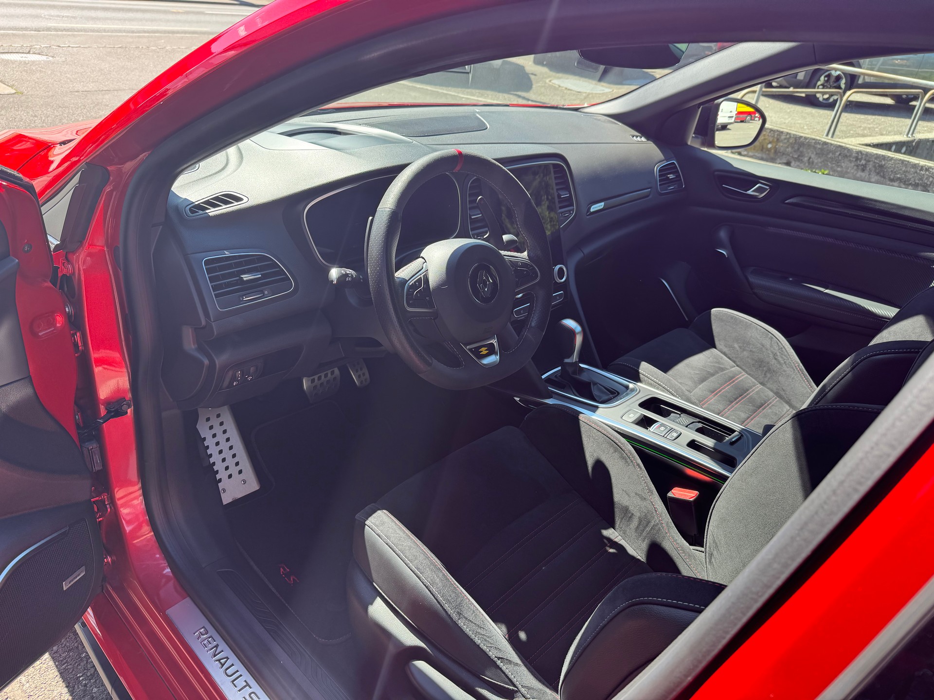 RENAULT Mégane Trophy 300 EDC-image-12