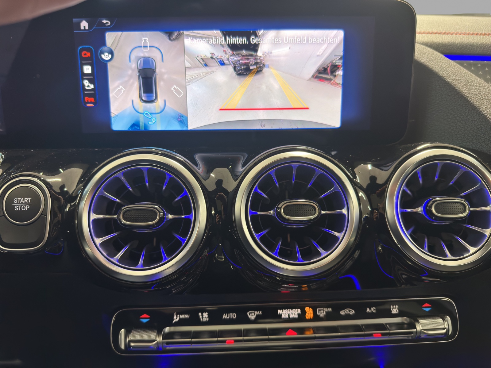 MERCEDES-BENZ EQA 300 66,5kWh 4Matic Swiss Star-image-11