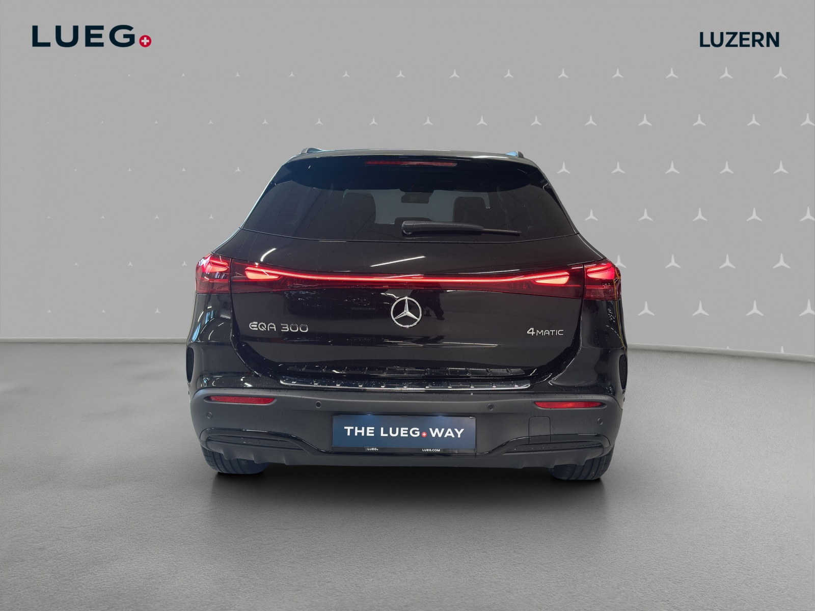 MERCEDES-BENZ EQA 300 66,5kWh 4Matic Swiss Star-image-3