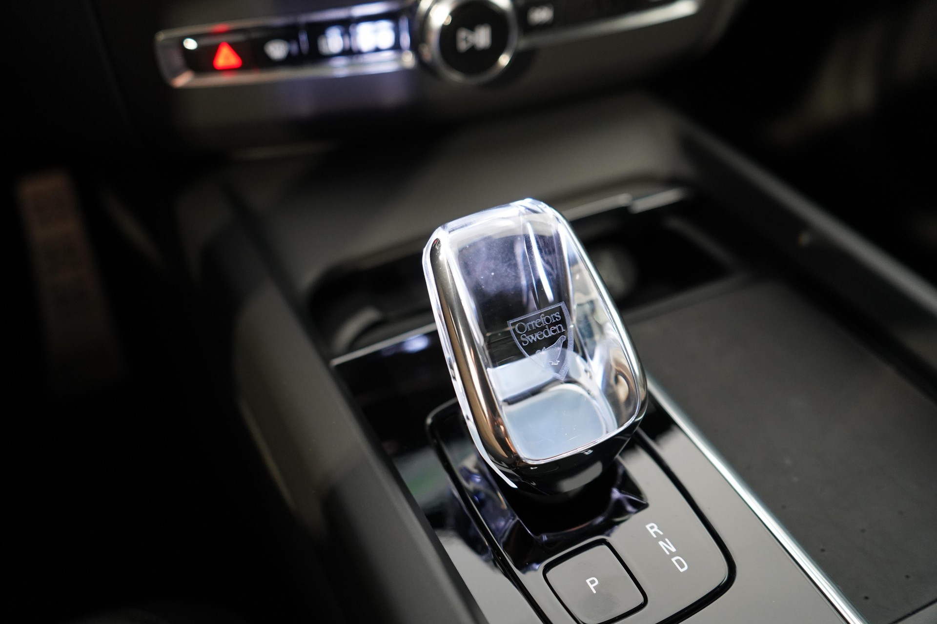 VOLVO XC60 2.0 T6 TE Ultimate Dark eAWD-image-12