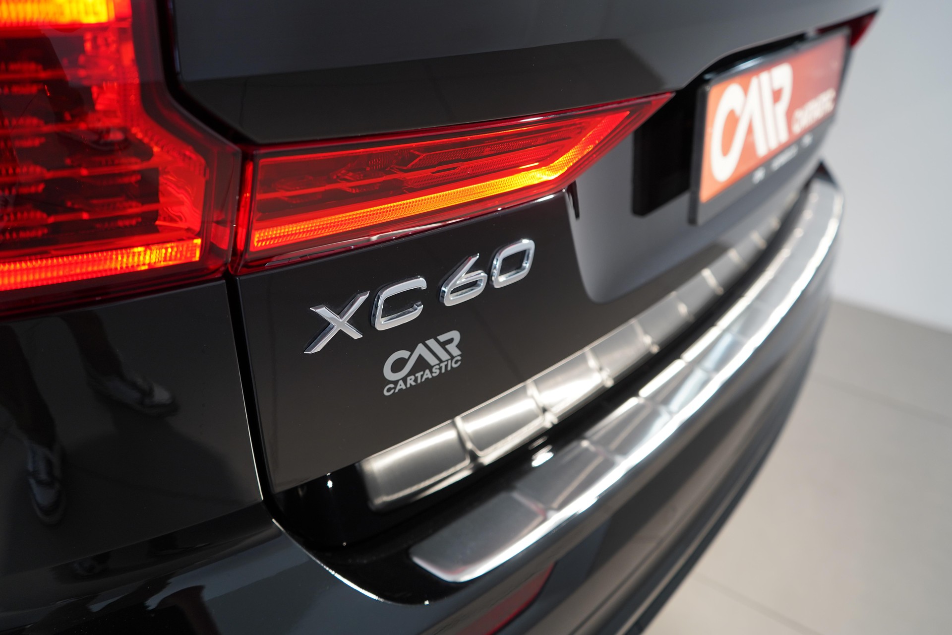 VOLVO XC60 2.0 T6 TE Ultimate Dark eAWD-image-18