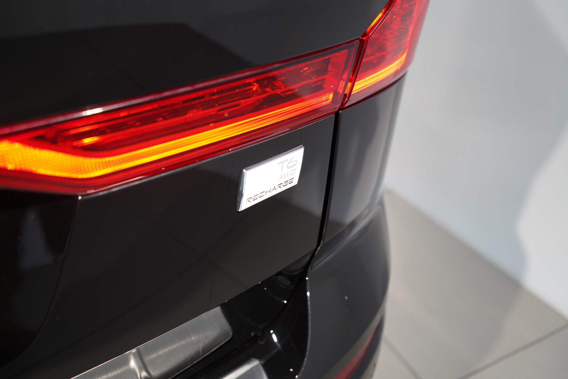 VOLVO XC60 2.0 T6 TE Ultimate Dark eAWD-image-19
