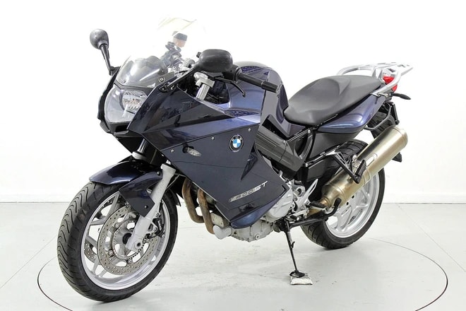BMW F 800 ST-showroom-element-2