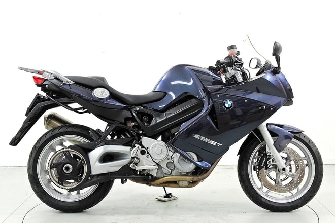 BMW F 800 ST-showroom-element-3