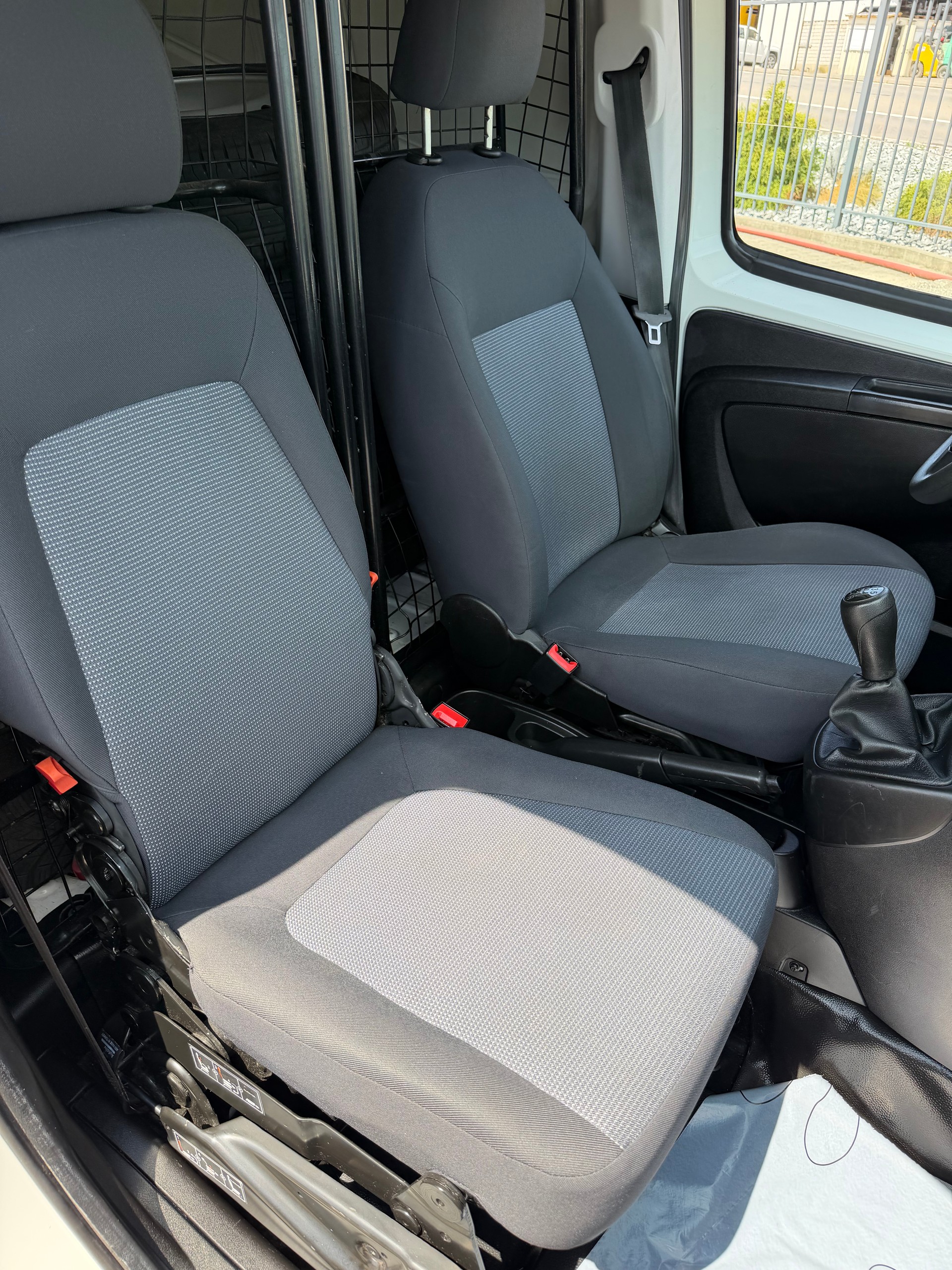 PEUGEOT Bipper 1.3 HDi-image-6