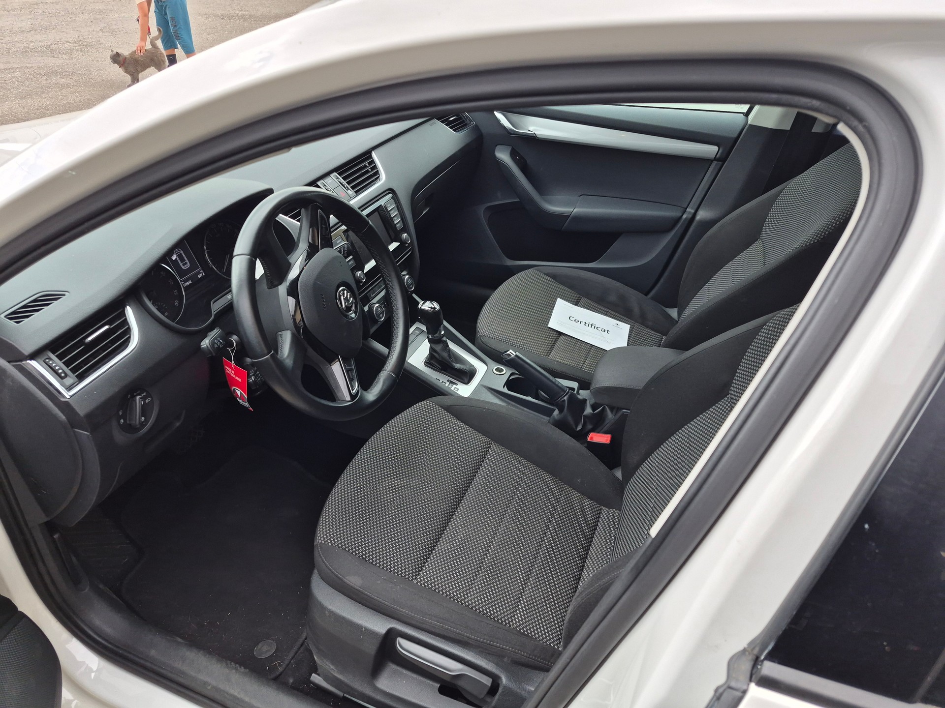 SKODA Octavia Combi 2.0 TDI Swiss Edition 4x4 DSG-image-4