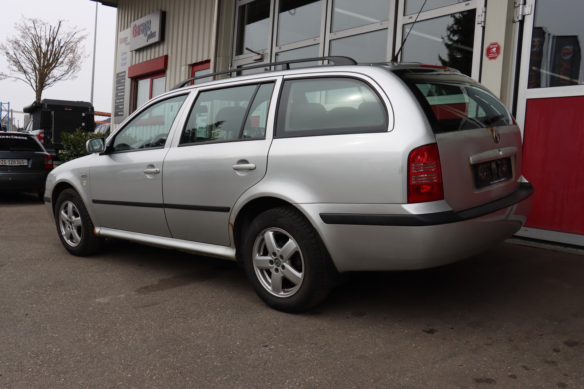 SKODA Octavia 1.9 TDI Ambiente 4x4-image-5