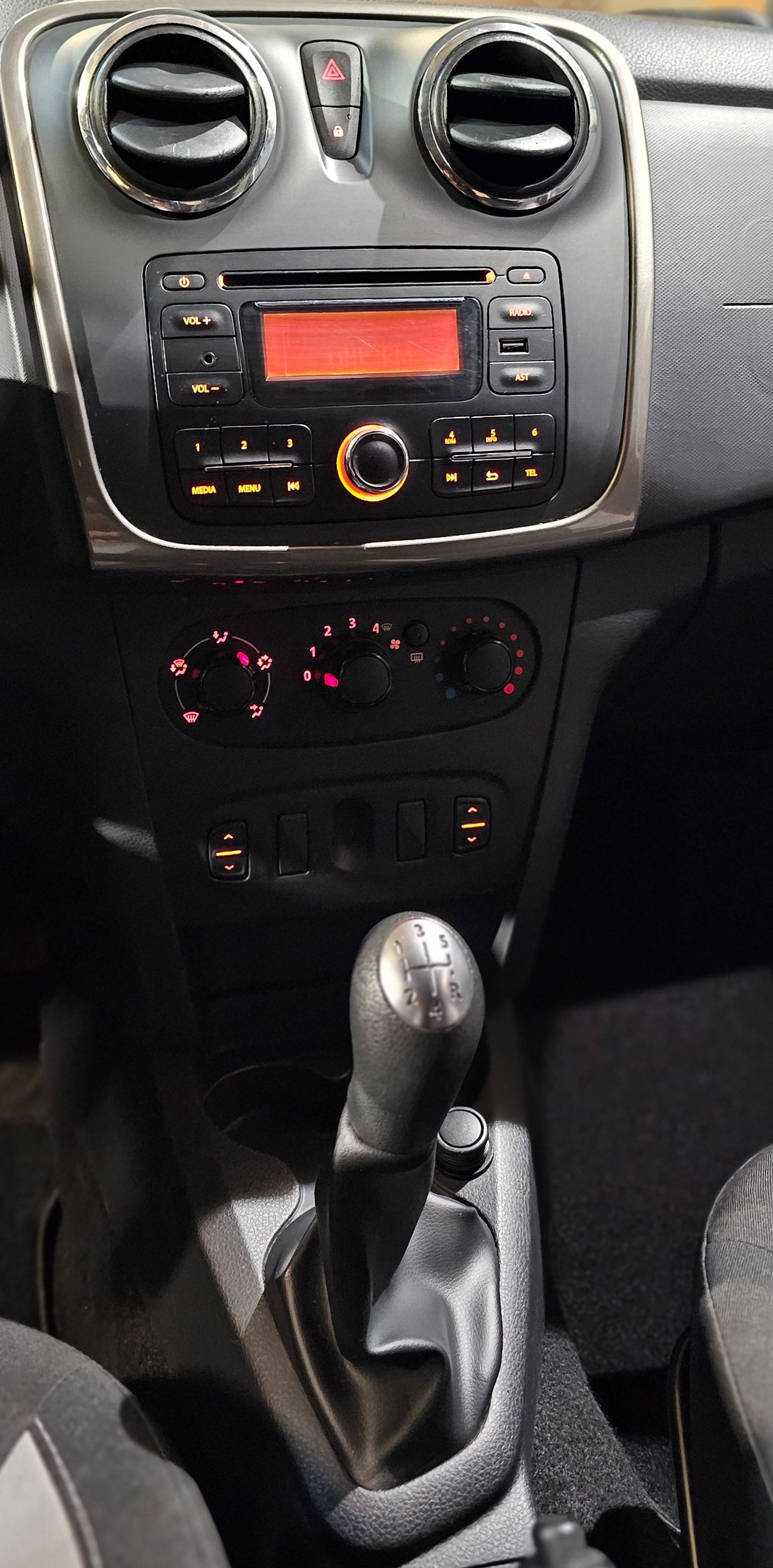 DACIA Sandero Tce 90 Stepway Ambiance-image-19