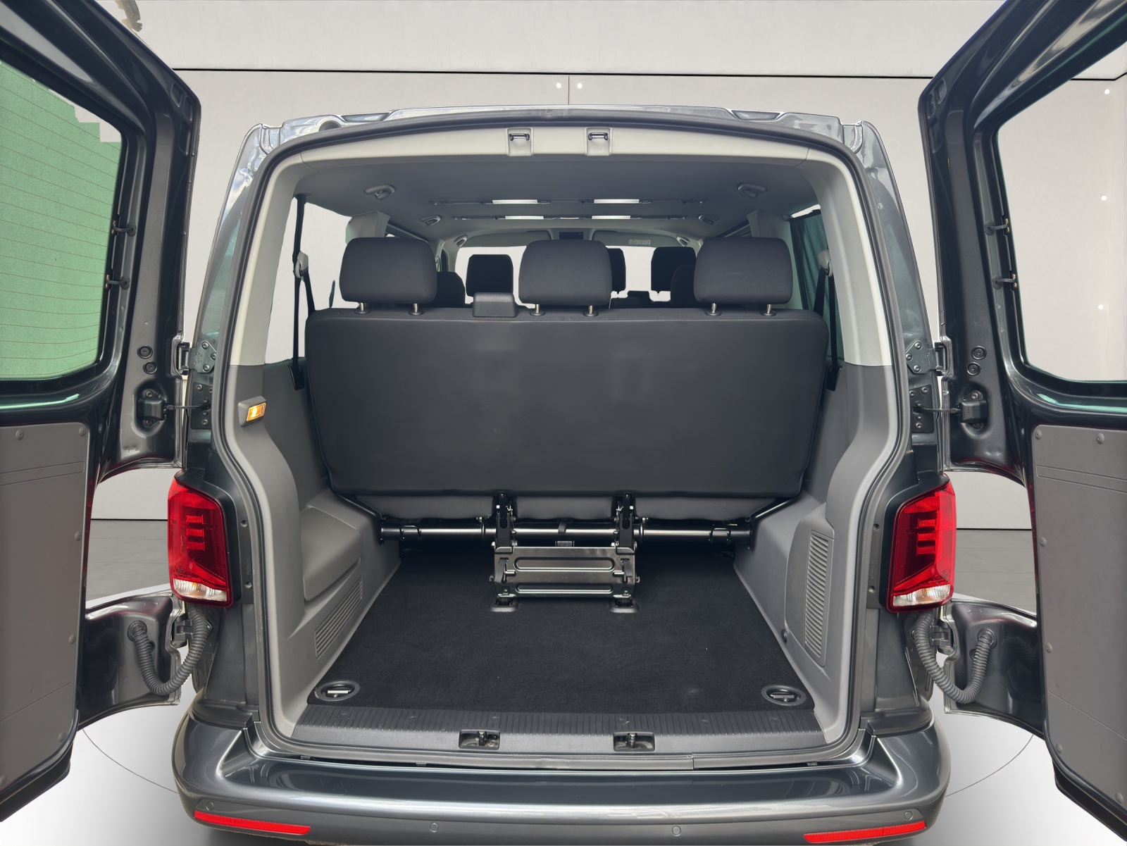 VW T6.1 2.0 TDI Caravelle DSG-image-14