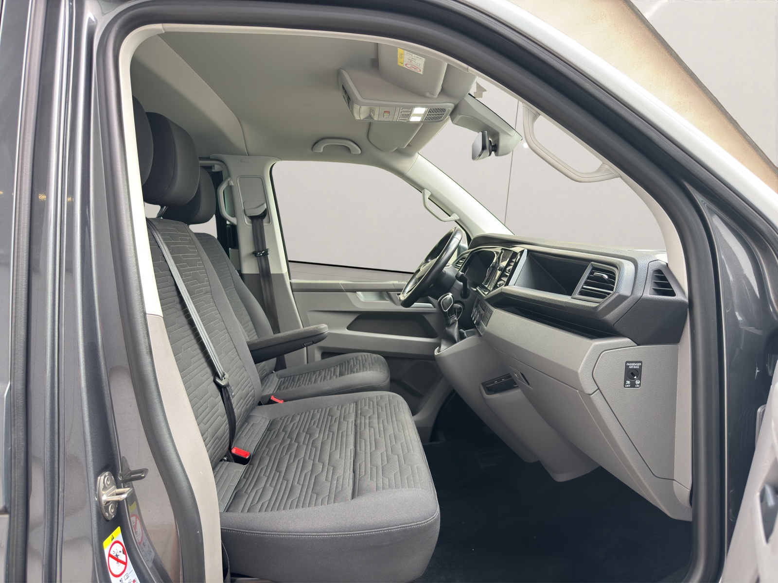 VW T6.1 2.0 TDI Caravelle DSG-image-10