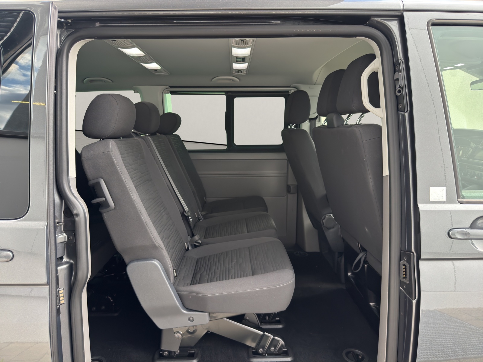 VW T6.1 2.0 TDI Caravelle DSG-image-12