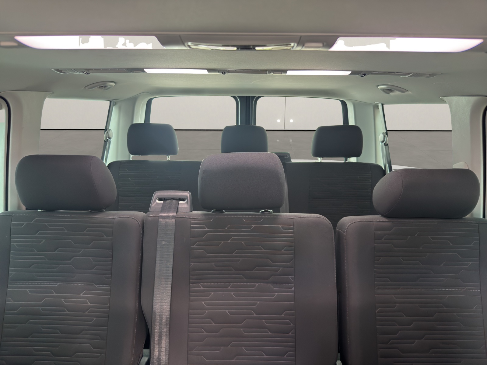 VW T6.1 2.0 TDI Caravelle DSG-image-13