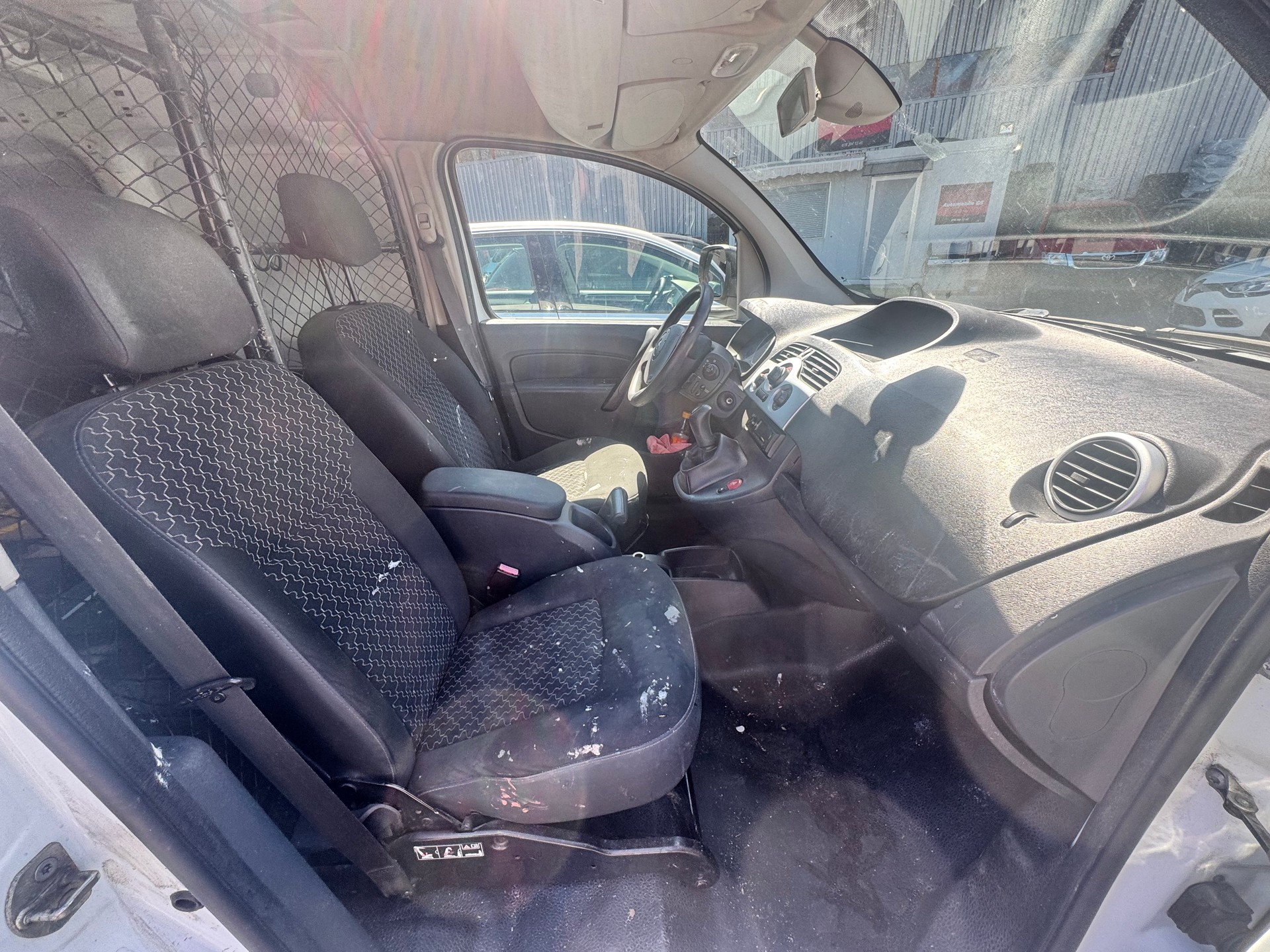RENAULT Kangoo dCi 75-image-8
