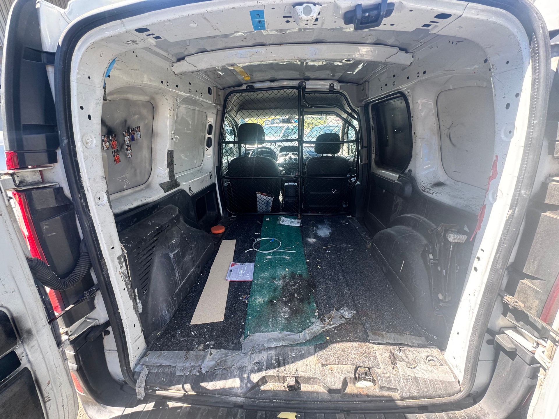 RENAULT Kangoo dCi 75-image-10