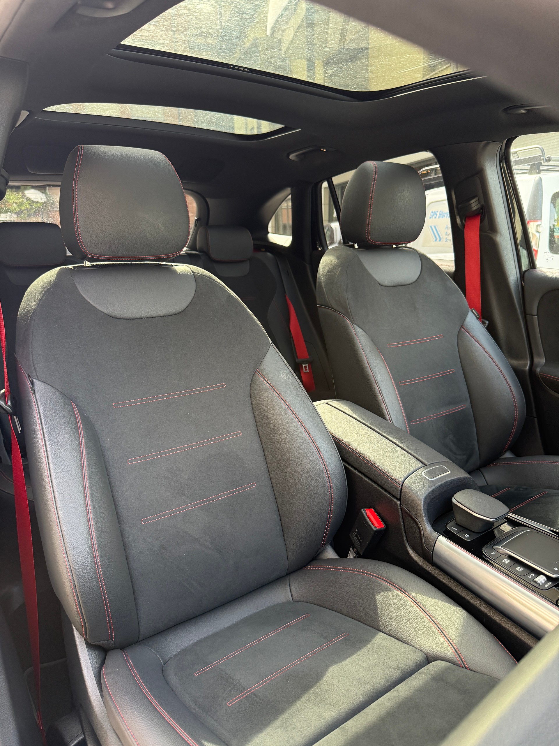 MERCEDES-BENZ GLA 45 S AMG 4Matic+ 8G-Speedshift DCT-image-9