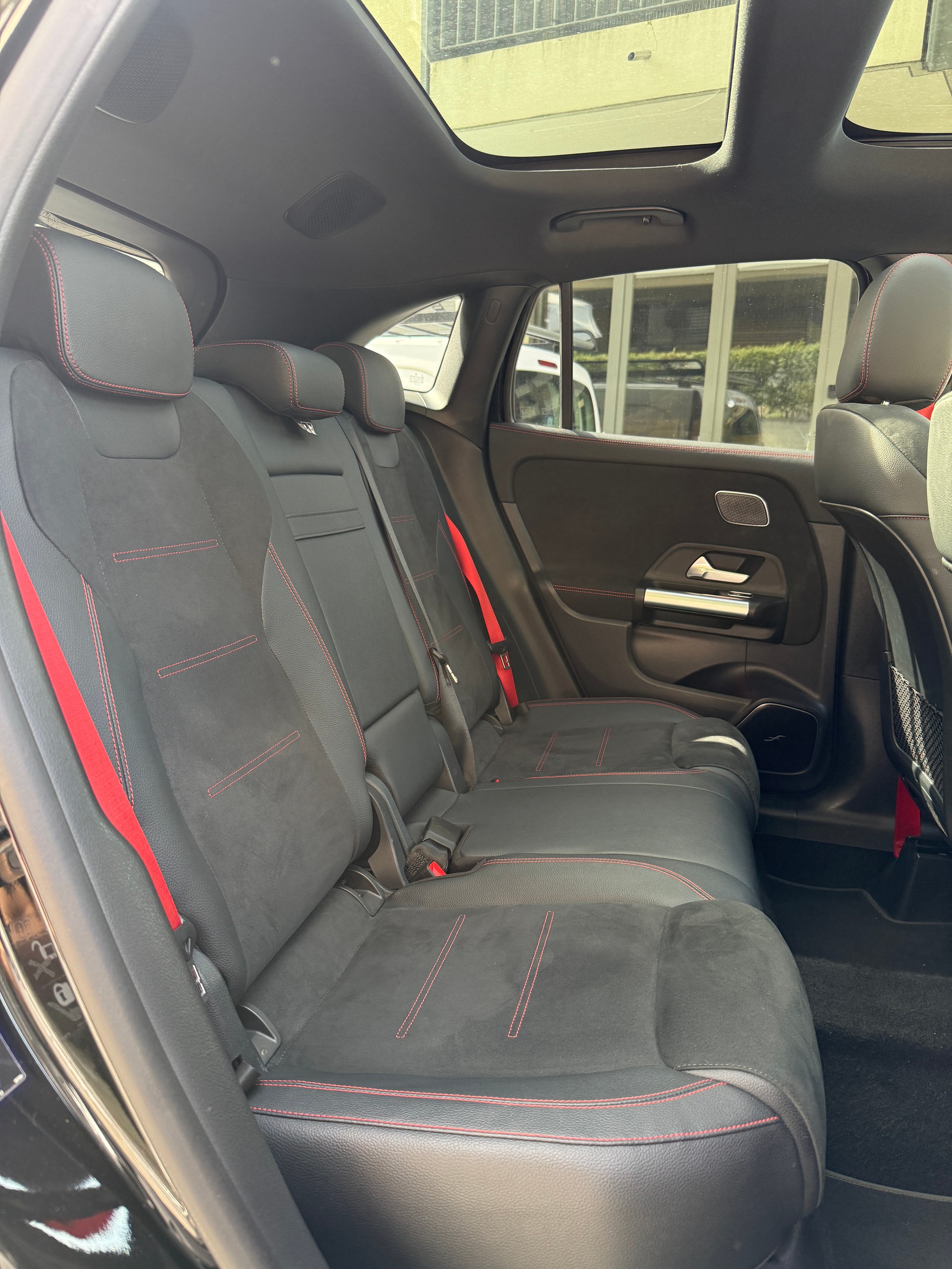 MERCEDES-BENZ GLA 45 S AMG 4Matic+ 8G-Speedshift DCT-image-14