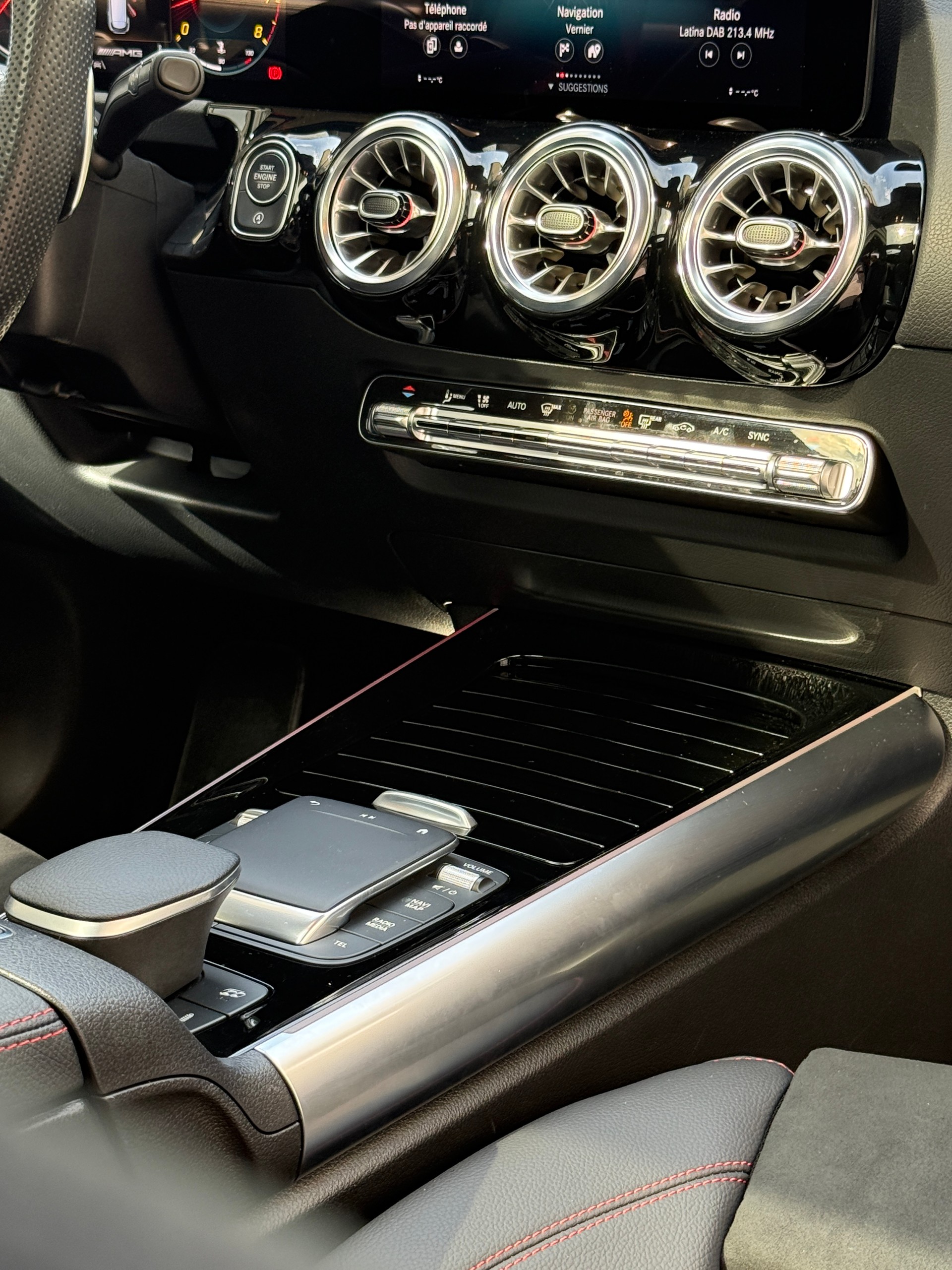 MERCEDES-BENZ GLA 45 S AMG 4Matic+ 8G-Speedshift DCT-image-13