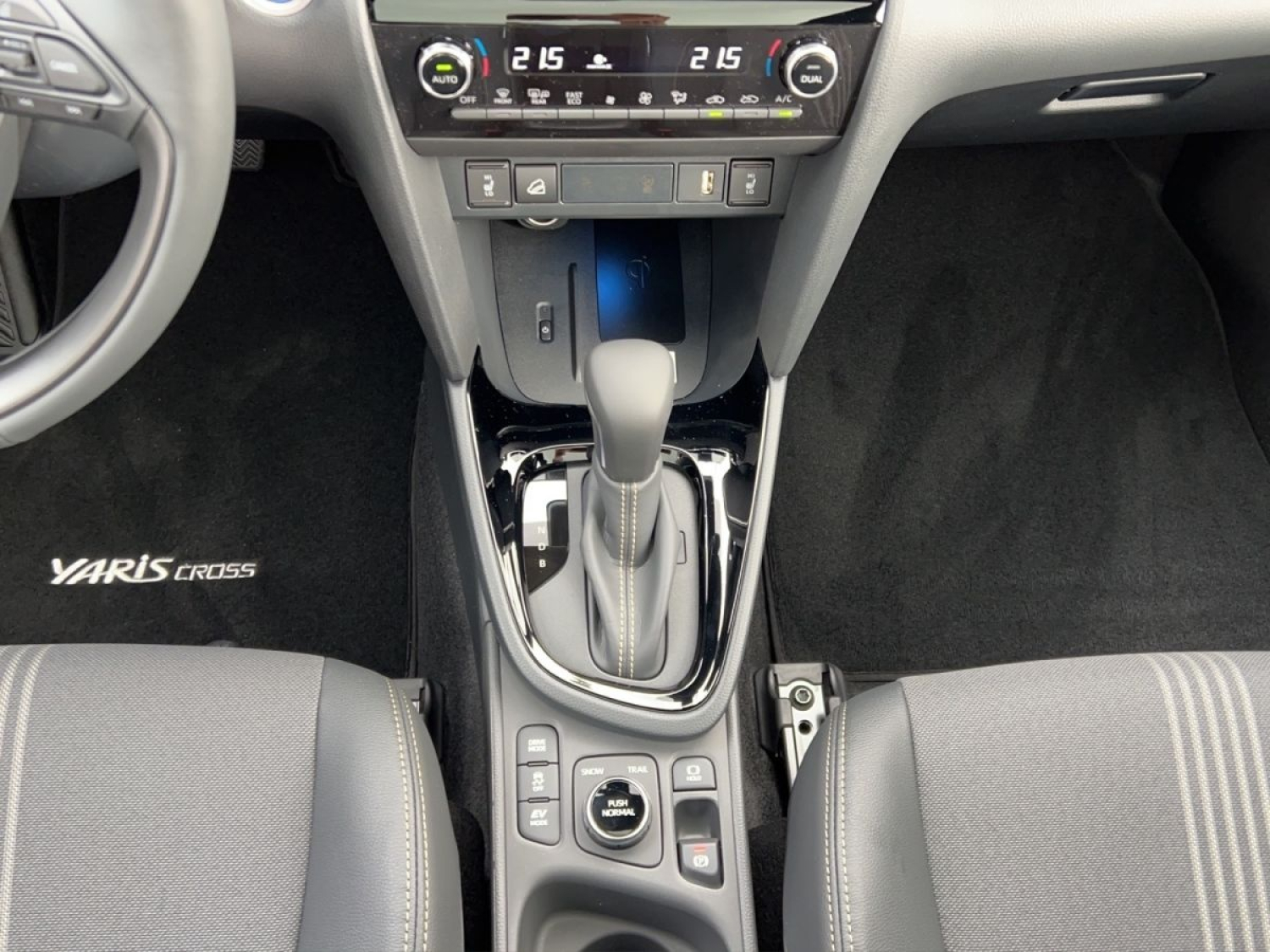 TOYOTA Yaris Cross 1.5 VVT-i HSD Adventure AWD-i-image-12