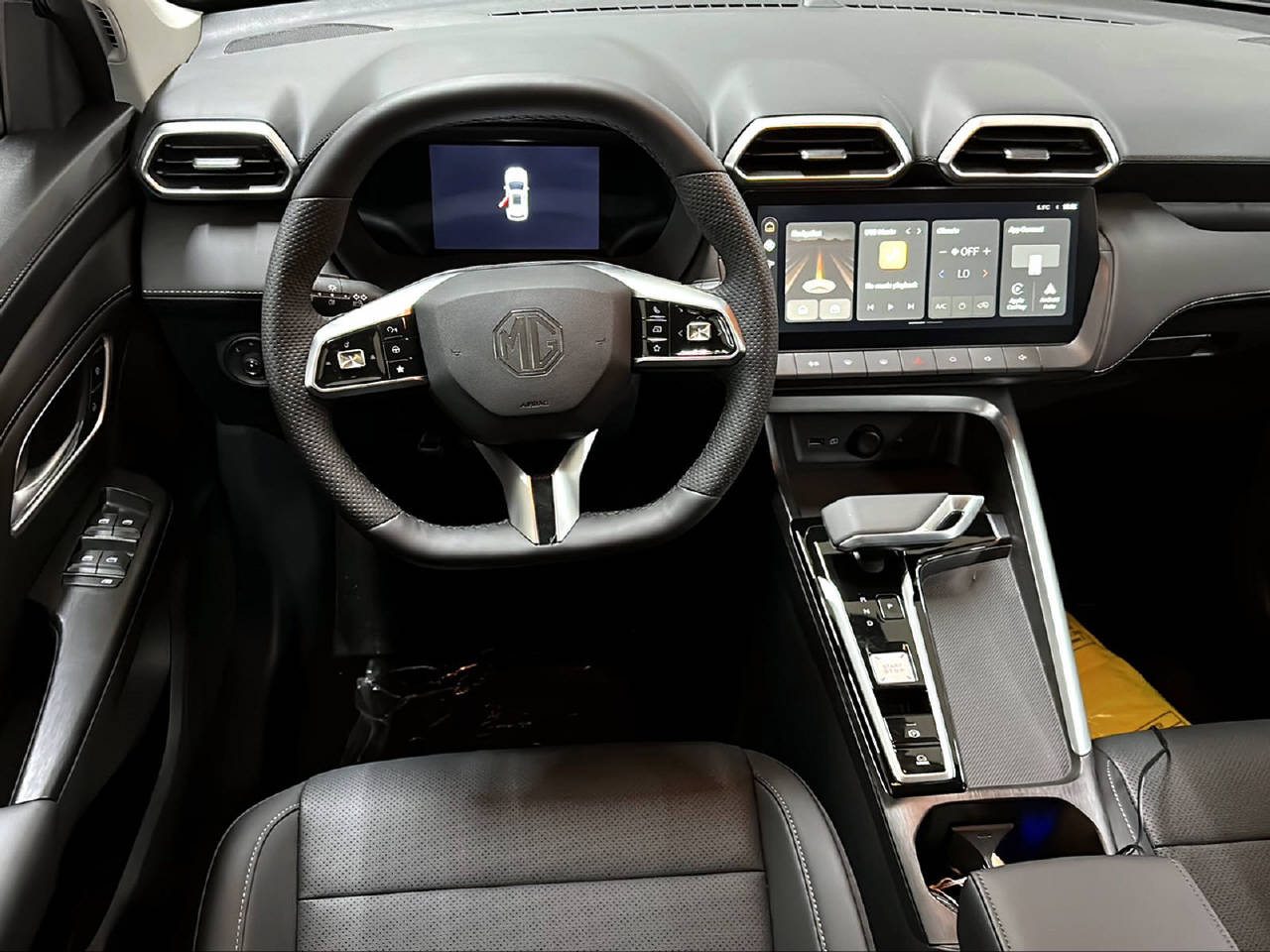 MG ZS 1.5 Hybrid+ Luxury-image-9