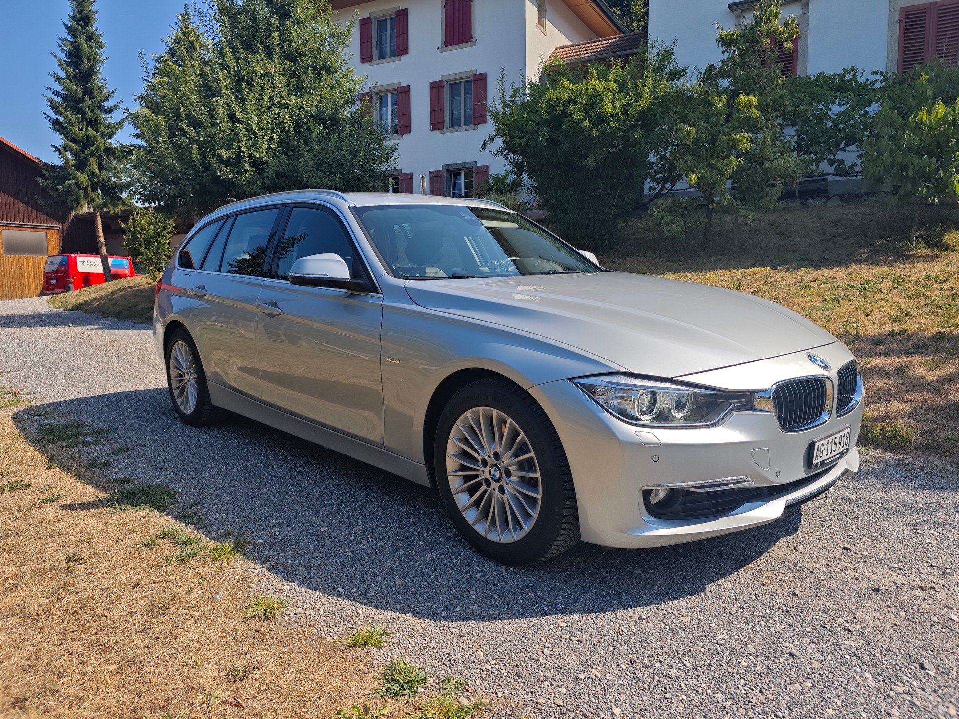 BMW 328i-image-2