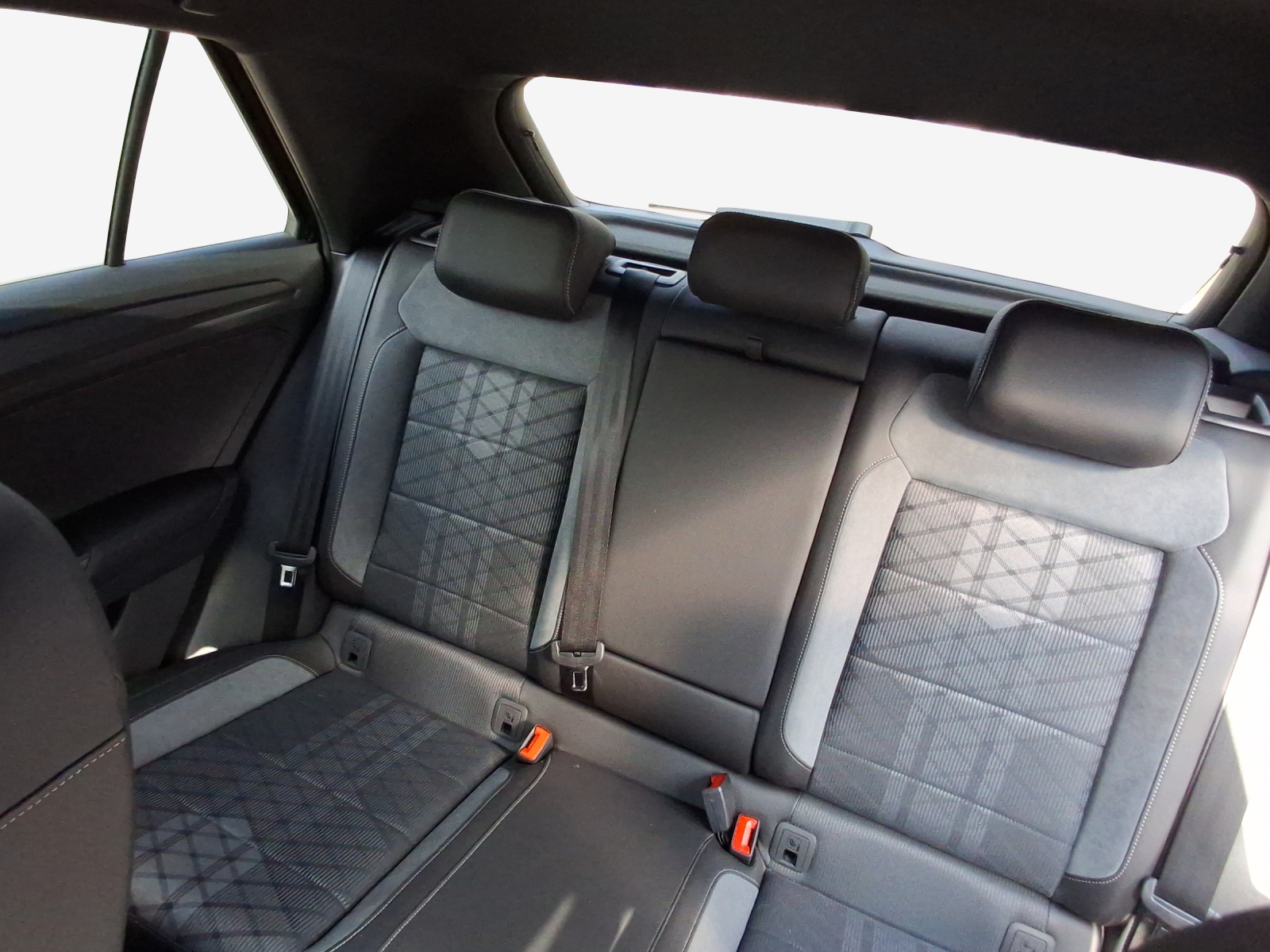 VW T-Roc 1.5 TSI EVO R-Line DSG-image-8
