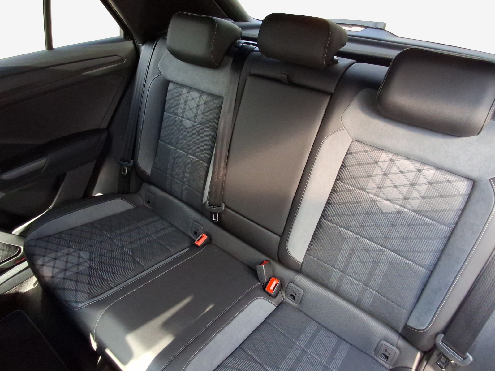 VW T-Roc 1.5 TSI EVO R-Line DSG-image-11