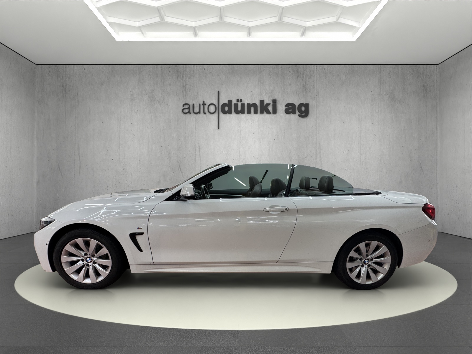 BMW 440i Cabriolet xDrive M Sport Individual Steptronic-image-1