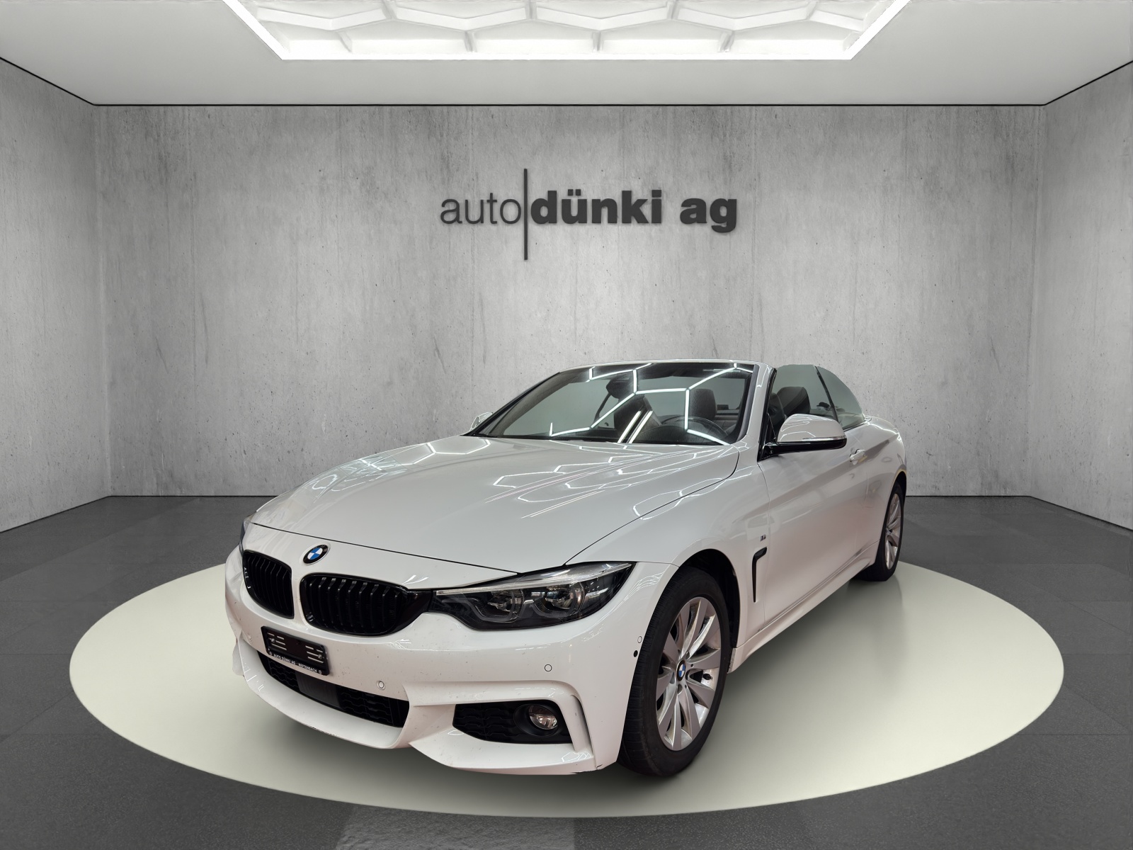 BMW 440i Cabriolet xDrive M Sport Individual Steptronic-image-0