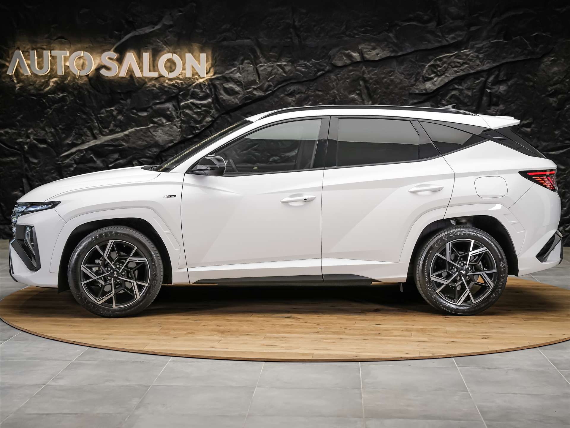 HYUNDAI Tucson 1.6 CRDI N Line 4WD DCT *Abstandstempomat*Lenkradheizung*-image-1