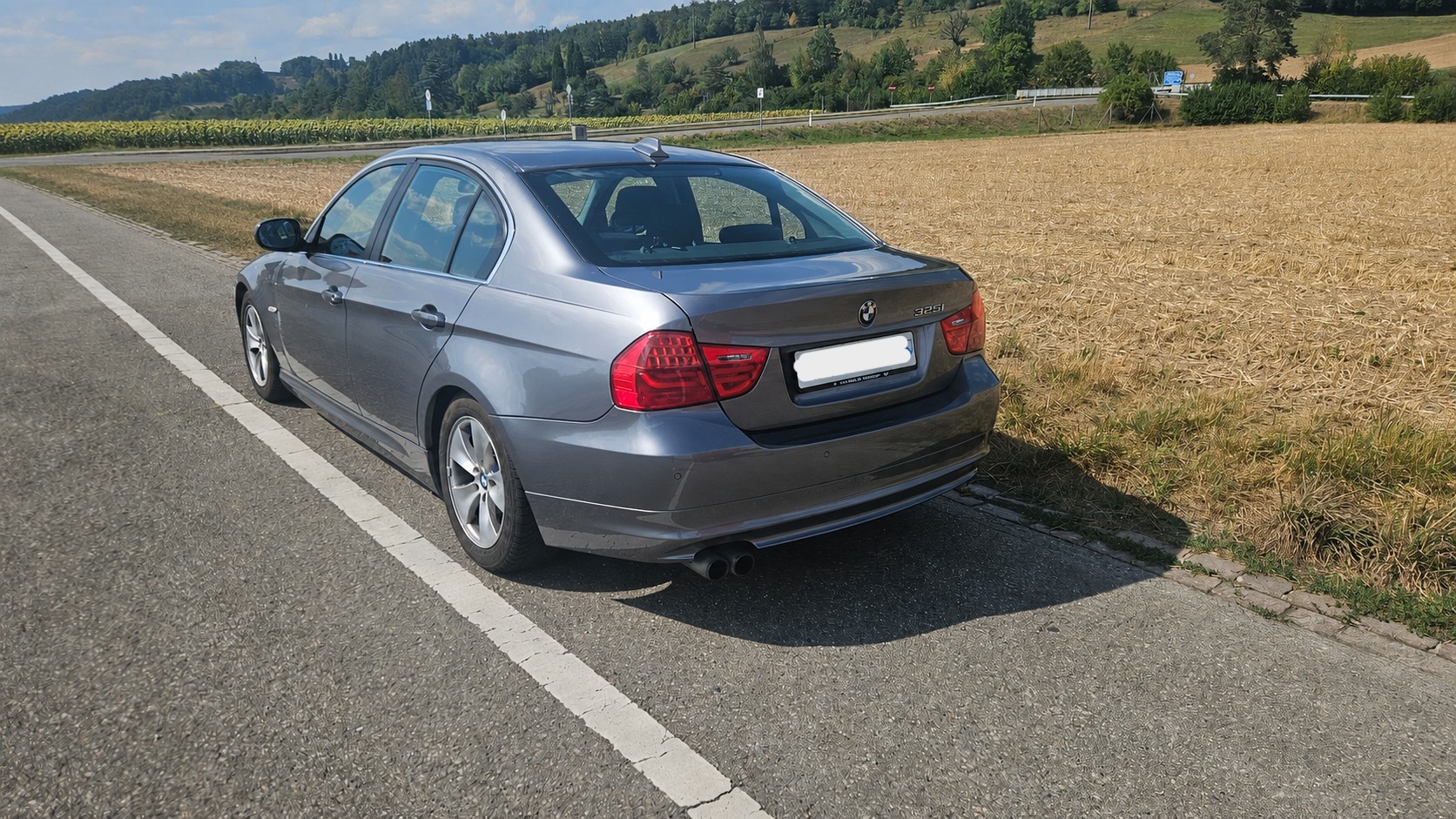 BMW 325i-image-3
