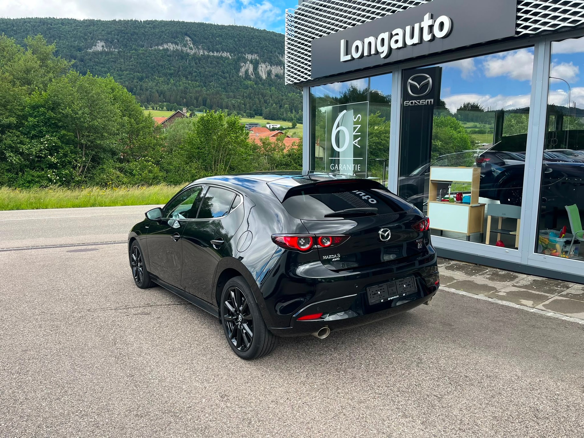 MAZDA 3 Hatchback SKYACTIV-X M Hybrid 180 Revolution AWD Automat-image-5