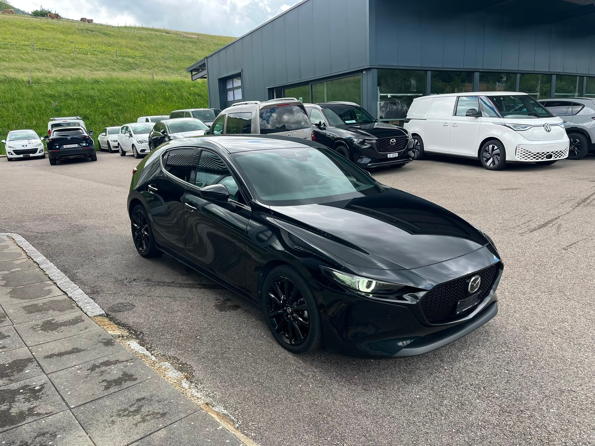 MAZDA 3 Hatchback SKYACTIV-X M Hybrid 180 Revolution AWD Automat-image-3