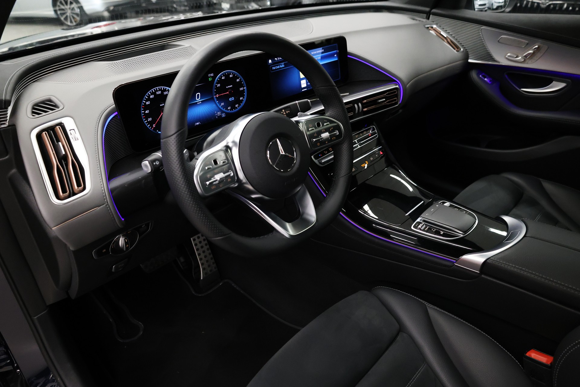 MERCEDES-BENZ EQC 400 AMG Line 4matic-image-15