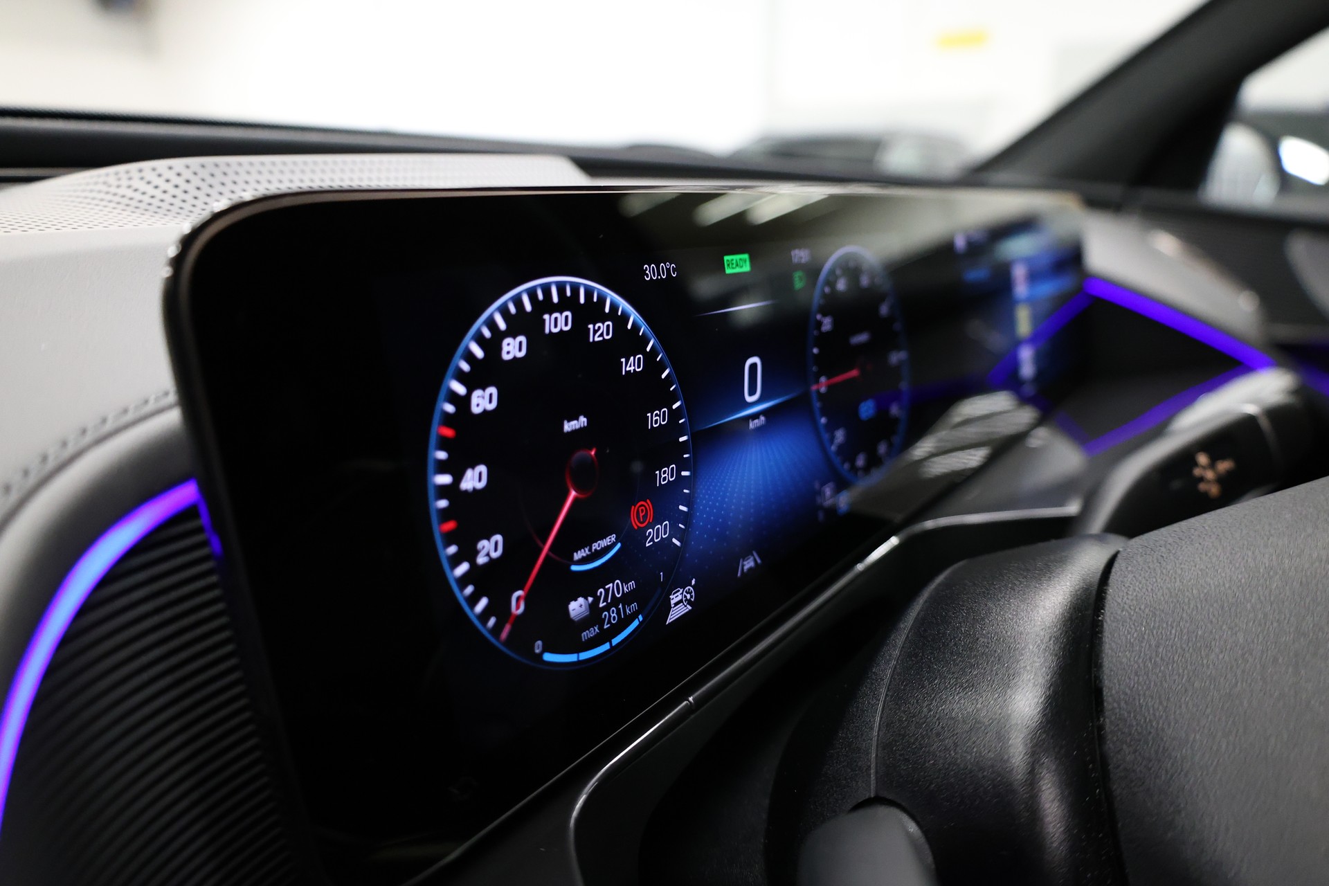 MERCEDES-BENZ EQC 400 AMG Line 4matic-image-17