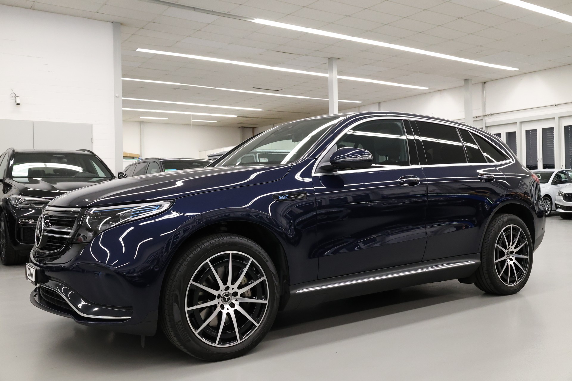 MERCEDES-BENZ EQC 400 AMG Line 4matic-image-2
