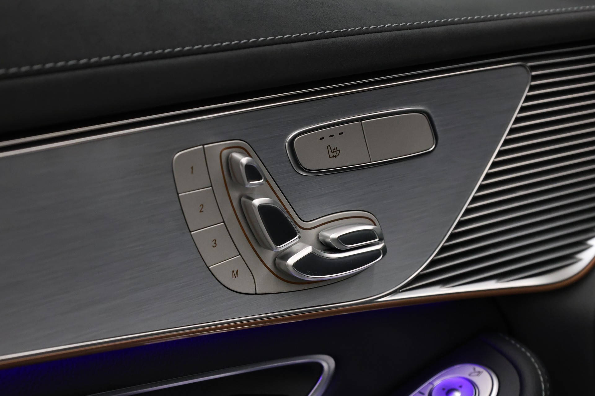 MERCEDES-BENZ EQC 400 AMG Line 4matic-image-18