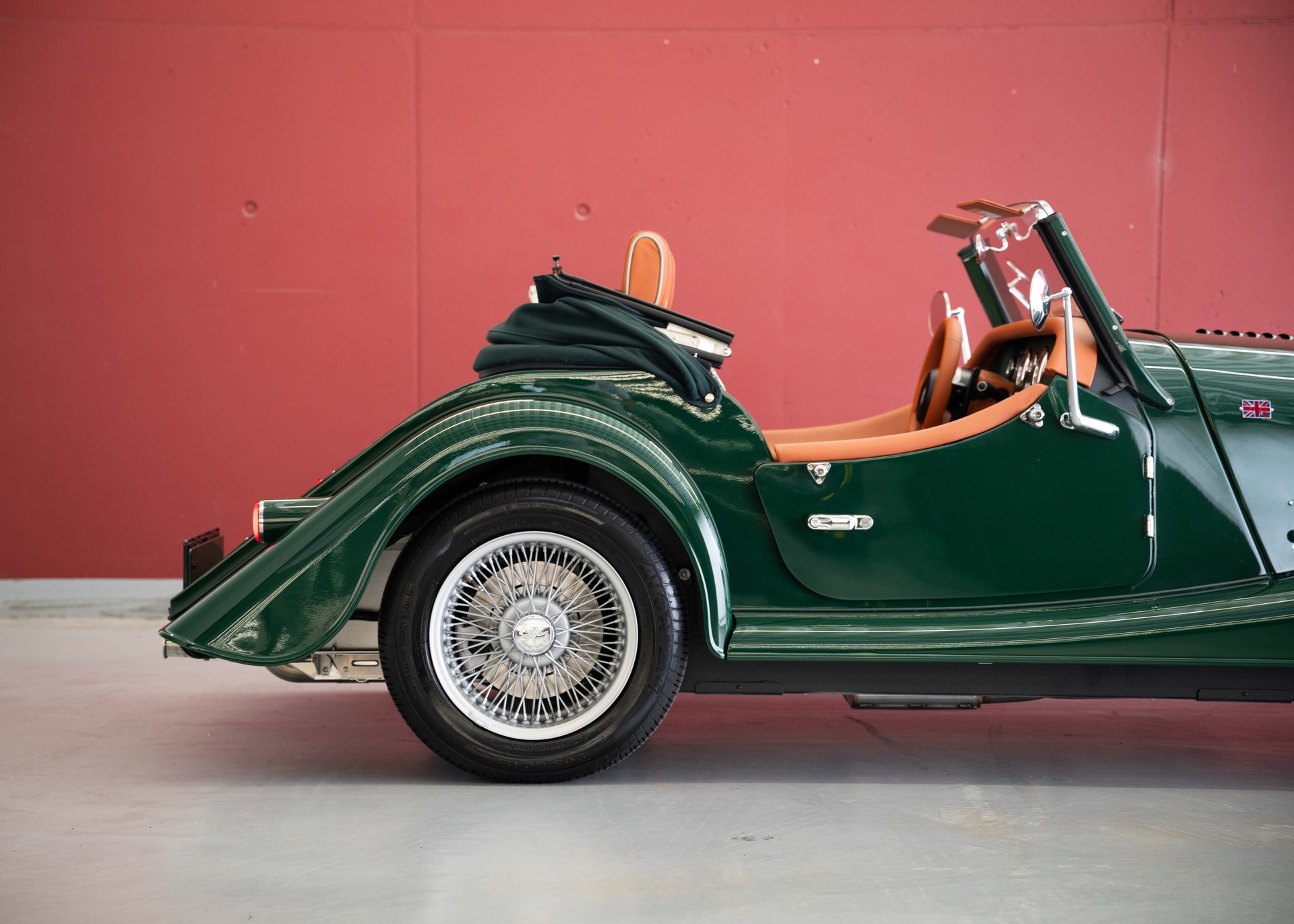 MORGAN Plus Four 2.0 Bespoke (MY 26, Swiss new car, 1 of 1 configuration, Porsche Irish Green, 30-month factory warranty)-image-7