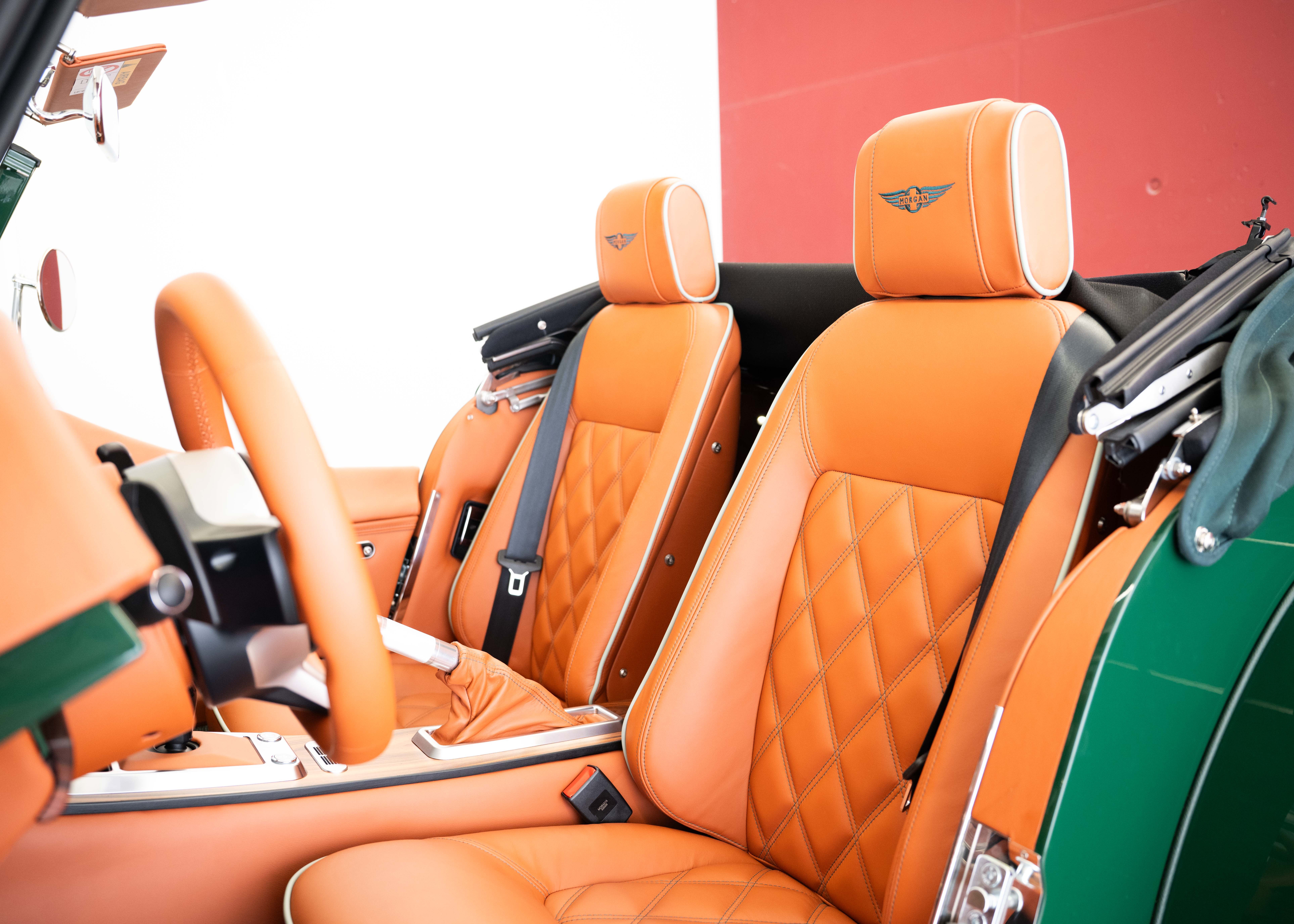Image MORGAN 4-4 Plus Four 2.0 Bespoke (MY 26, Swiss new car, 1 of 1 configuration, Porsche Irish Green, 30-month factory warranty)