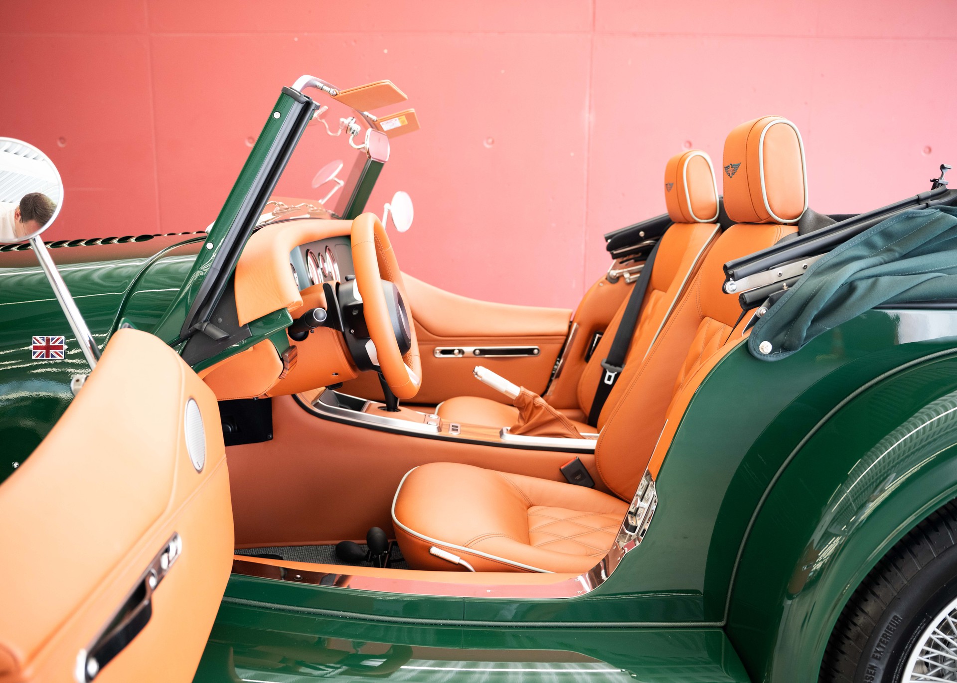 MORGAN Plus Four 2.0 Bespoke (MY 26, Swiss new car, 1 of 1 configuration, Porsche Irish Green, 30-month factory warranty)-image-20