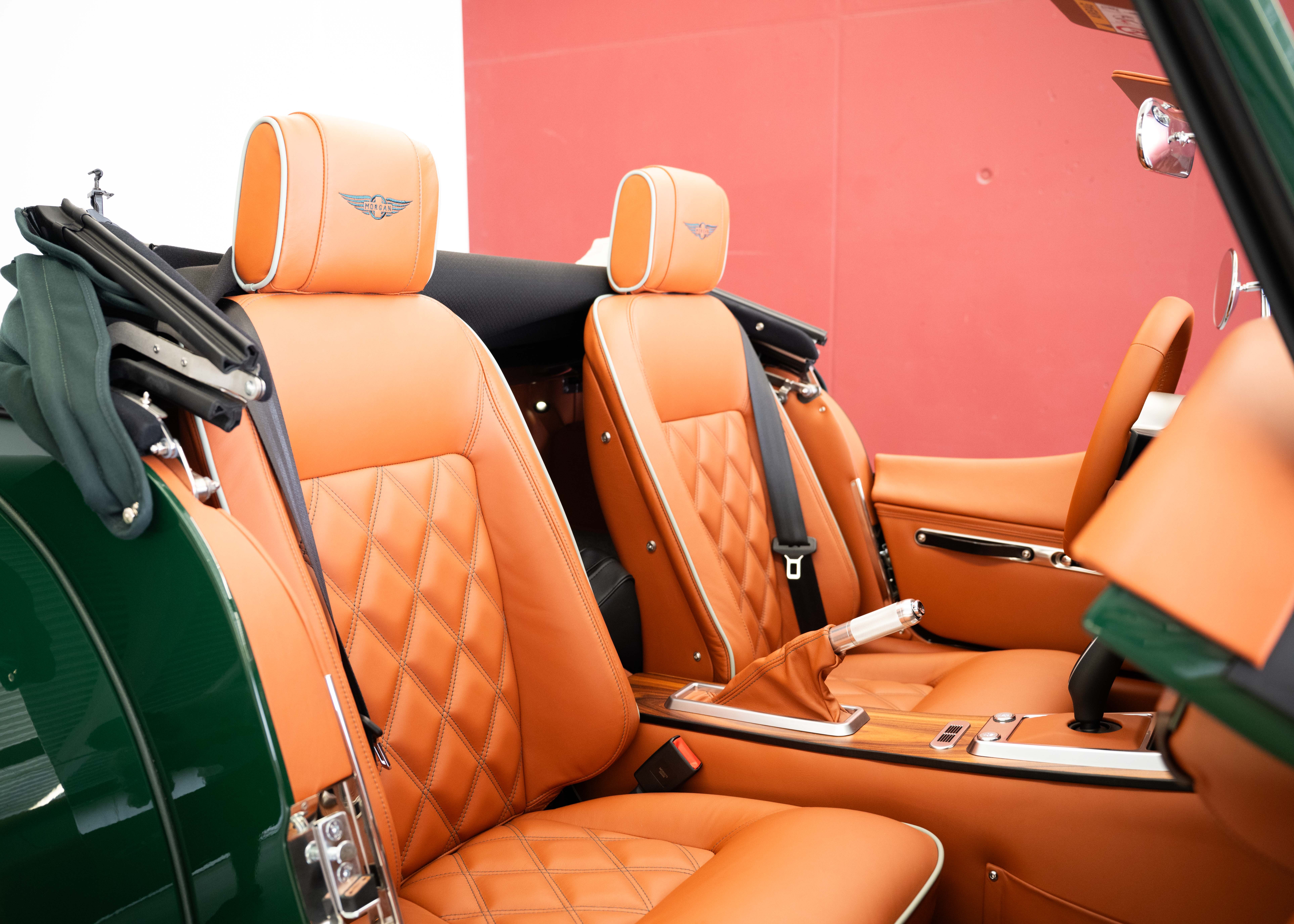 Image MORGAN 4-4 Plus Four 2.0 Bespoke (MY 26, Swiss new car, 1 of 1 configuration, Porsche Irish Green, 30-month factory warranty)
