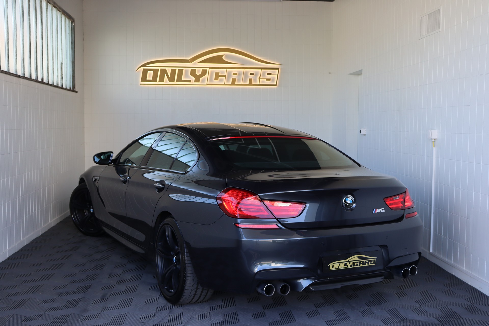 BMW M6 GRAN COUPÉ DRIVELOGIC ** BANG & OLUFSEN ** VOLLLEDER ** ORIGINALZUSTAND **-image-6