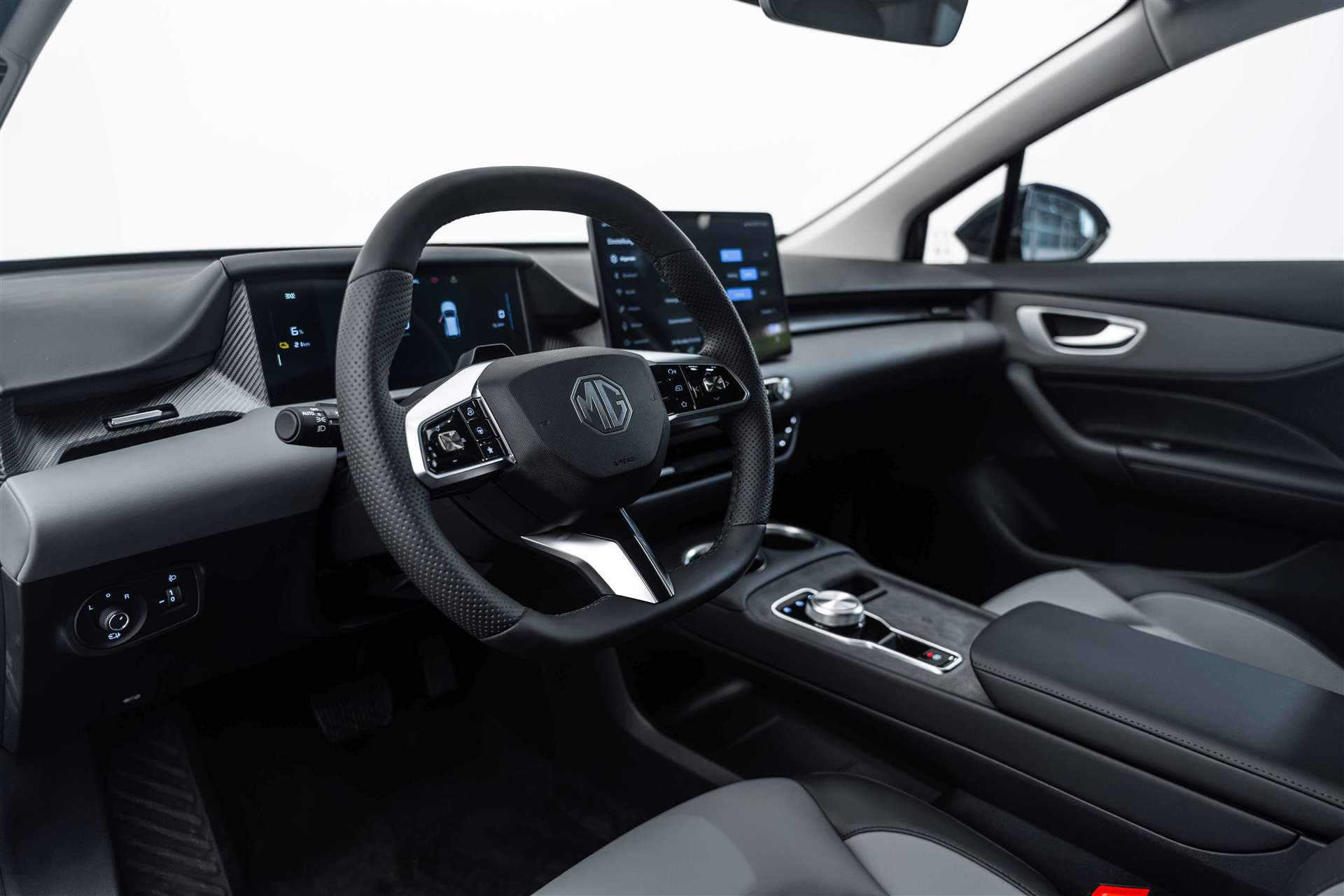 MG MG 4 EV 64kWh Premium Facelift Automat-image-7