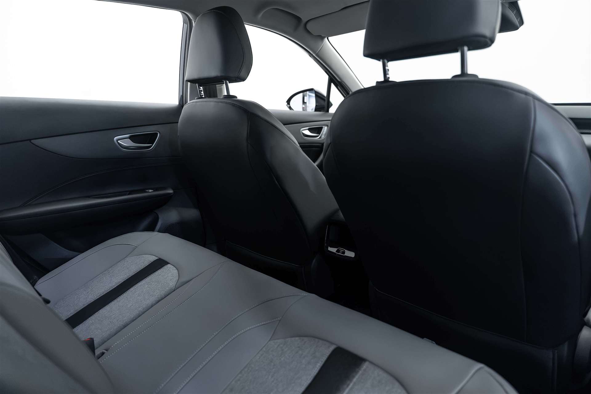 MG MG 4 EV 64kWh Premium Facelift Automat-image-12