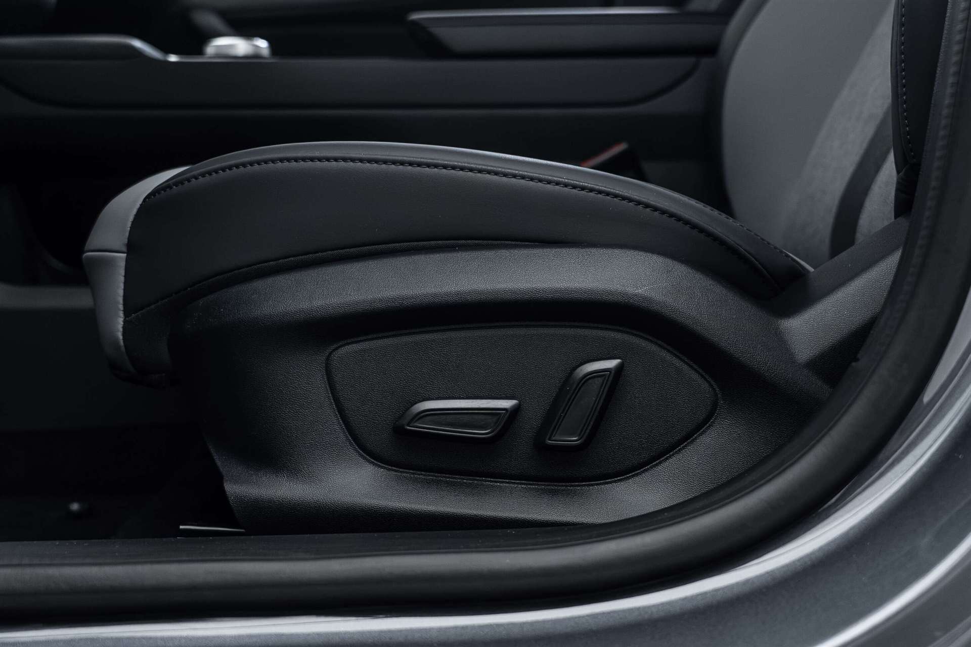 MG MG 4 EV 64kWh Premium Facelift Automat-image-14