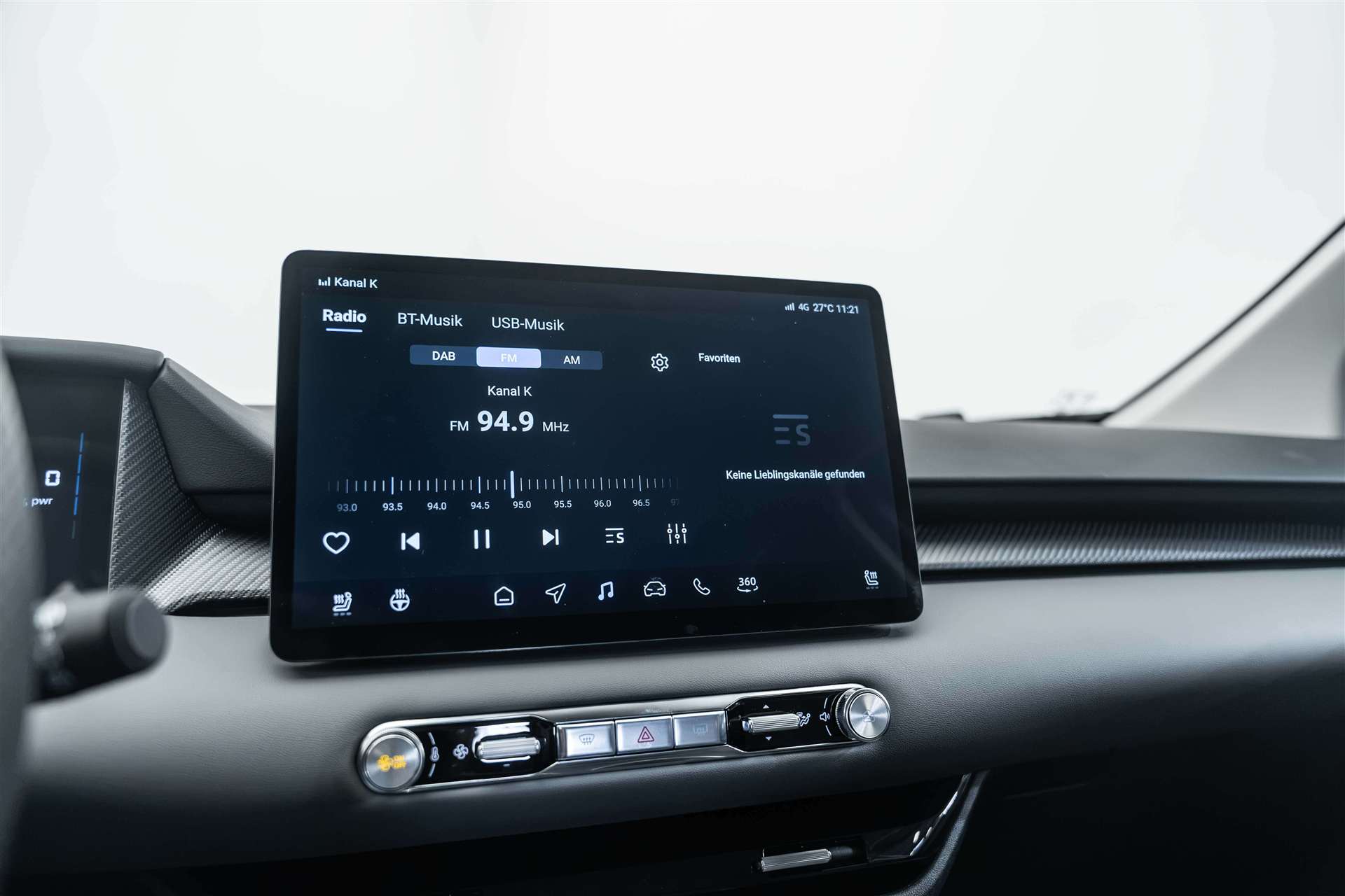 MG MG 4 EV 64kWh Premium Facelift Automat-image-24