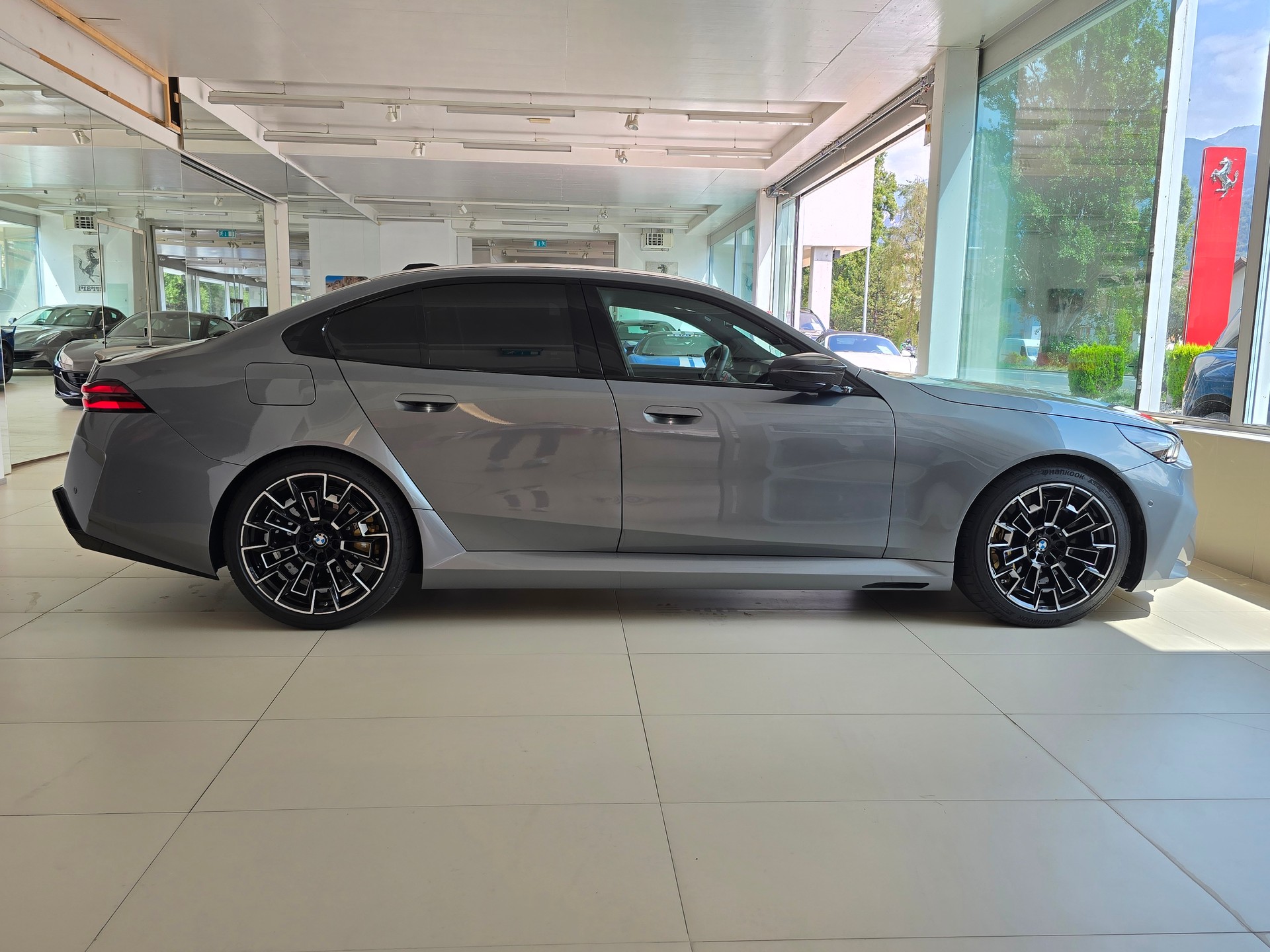 BMW M5 xDrive-image-3