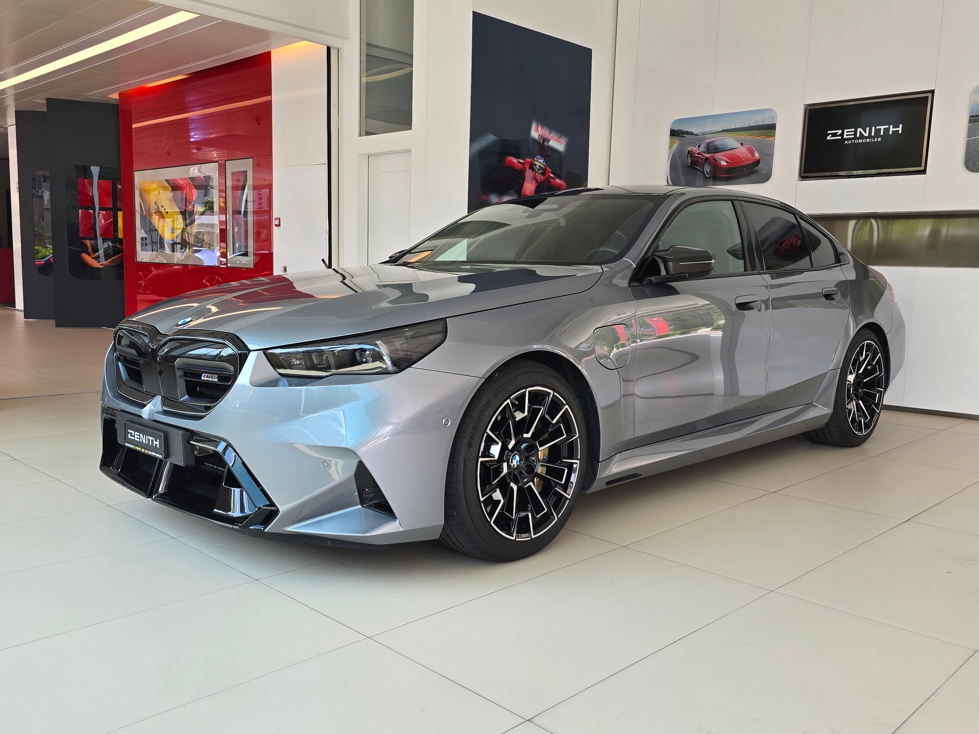BMW M5 xDrive