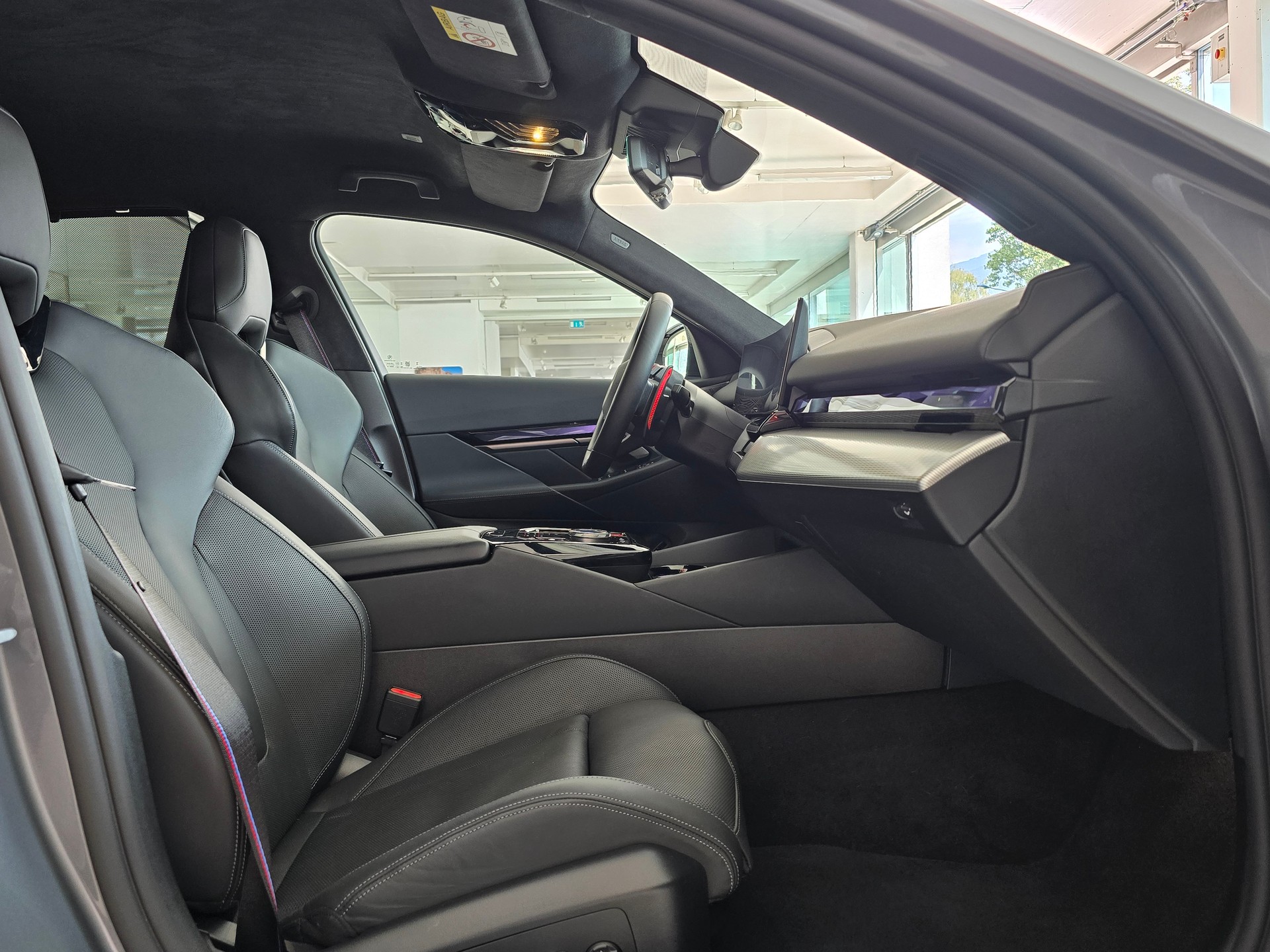 BMW M5 xDrive-image-11