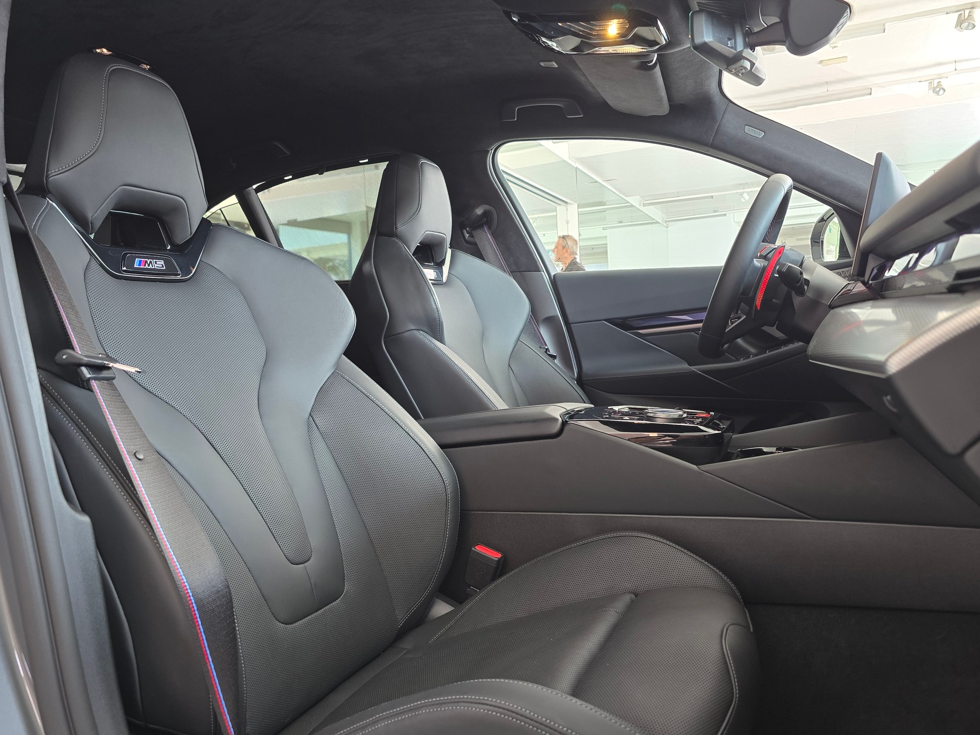 BMW M5 xDrive-image-12